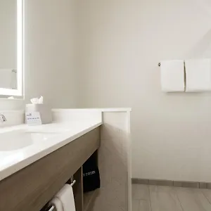  Hotel Express & East By Ihg
